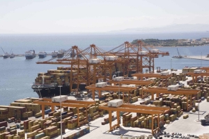Prístav Pireus: od r. 2016 je vo väčšinovom vlastníctve čínskej spoločnosti Cosco